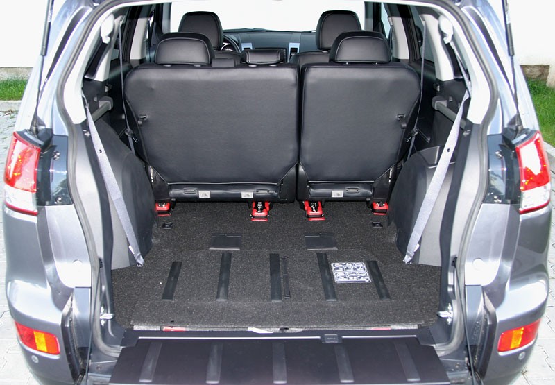 Citroën C-Crosser 2,2 HDI - spełnienie marzeń za 140 tys. zł
