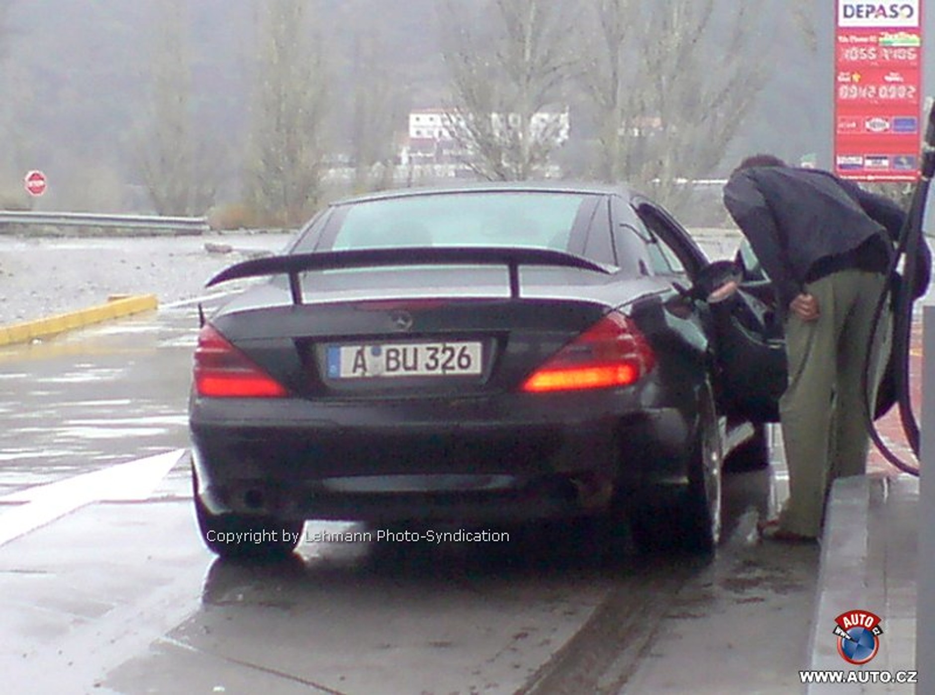 Zdjęcia szpiegowskie: nowy Mercedes-Benz SLC będzie konkurentem Audi RS8