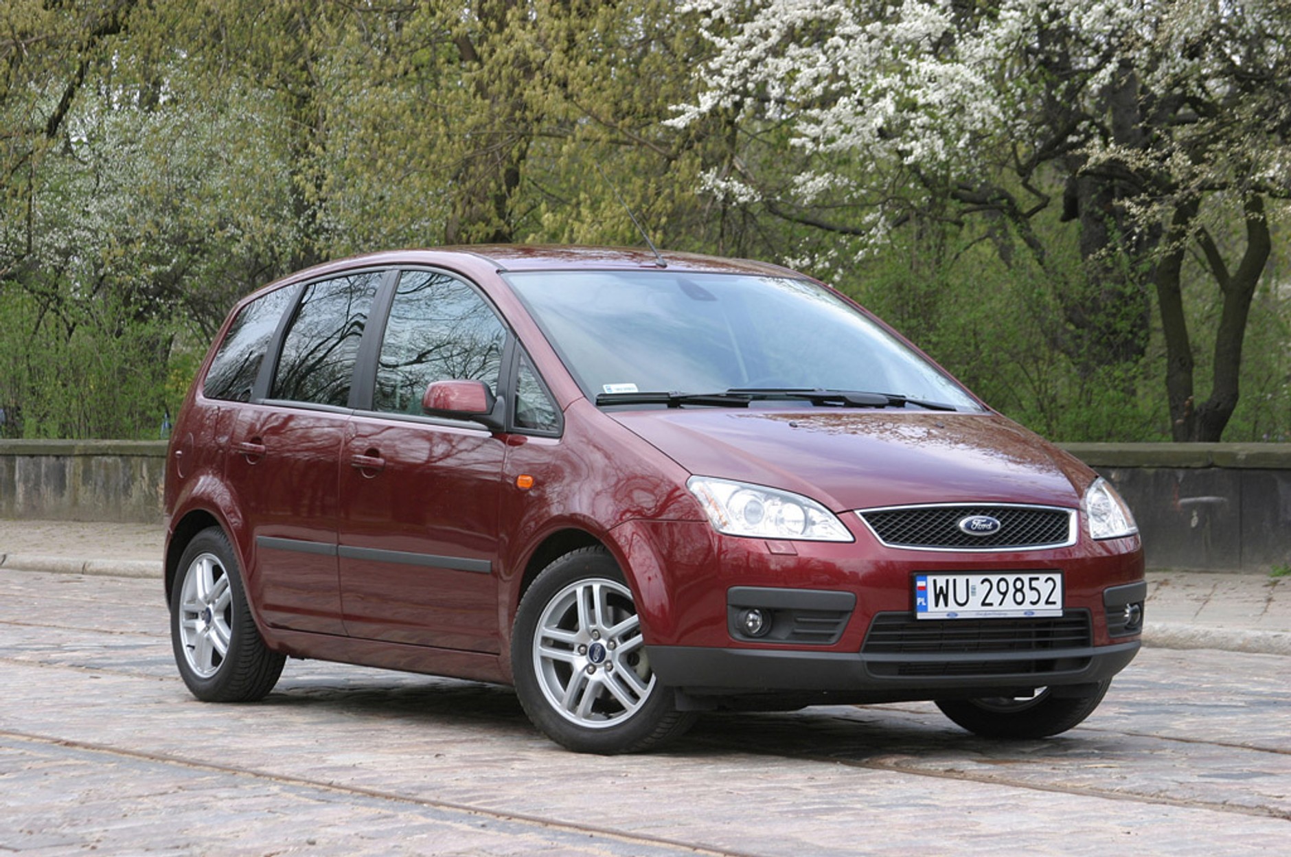 Samochód nie musi być nowy, ale duży – już tak