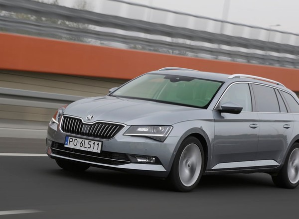 Skoda Superb Combi 2.0 TDI - idealna na dalekie trasy
