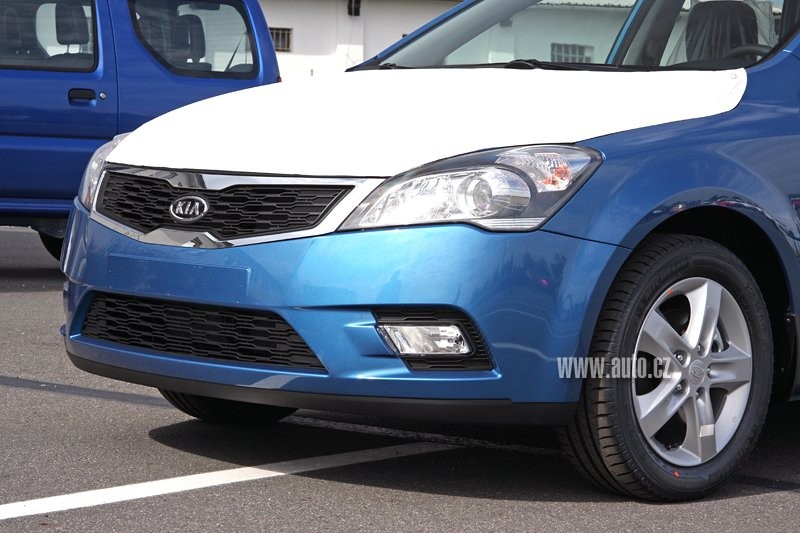 Zdjęcia szpiegowskie: zmodernizowana Kia Ceed Sporty Wagon (fotogaleria)