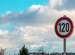 Ograniczenie prędkości do 120 km/h na niemieckiej autostradzie. Dlaczego je wprowadzono?