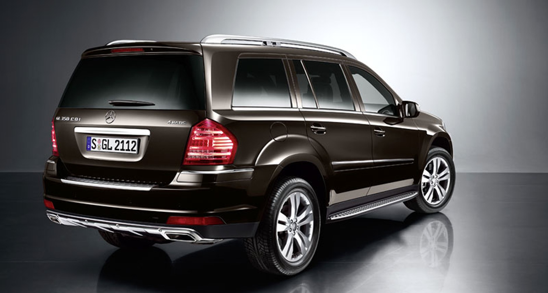 Mercedes-Benz GL: drobny retusz nadwozia i wnętrza