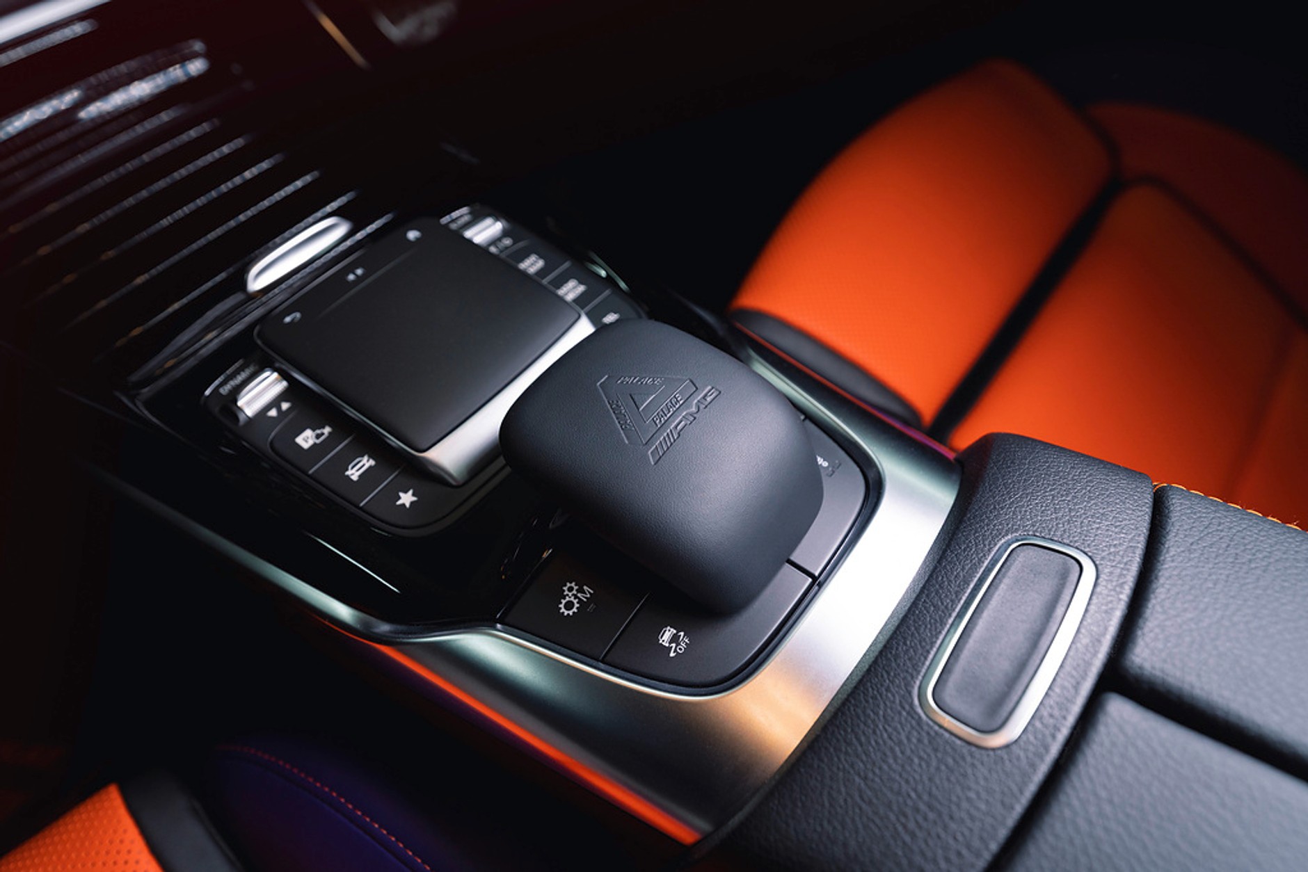 Art Cars Mercedes-AMG i Palace Skateboards