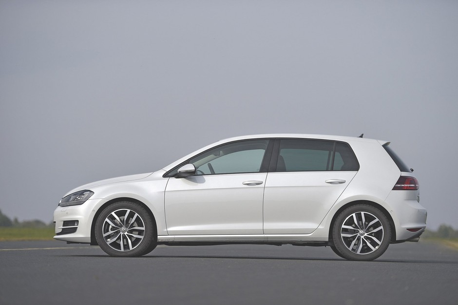 Porównanie - nowa Astra kontra reszta świata: Ford Focus, Hyundai i30, Kia cee'd, Peugeot 308 i VW Golf - spalanie, opinie, dane techniczne