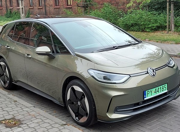 Jeździłem zmienionym Volkswagenem ID.3. Kompaktowy elektryk jest fajny, ale kosztuje ćwierć miliona złotych
