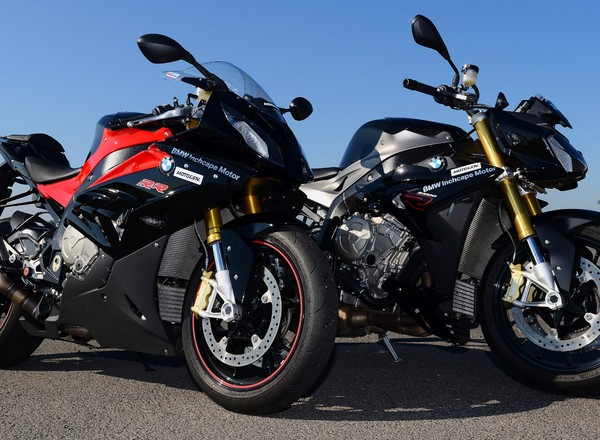 BMW S1000R vs S1000RR - W ciuchach czy na golasa?