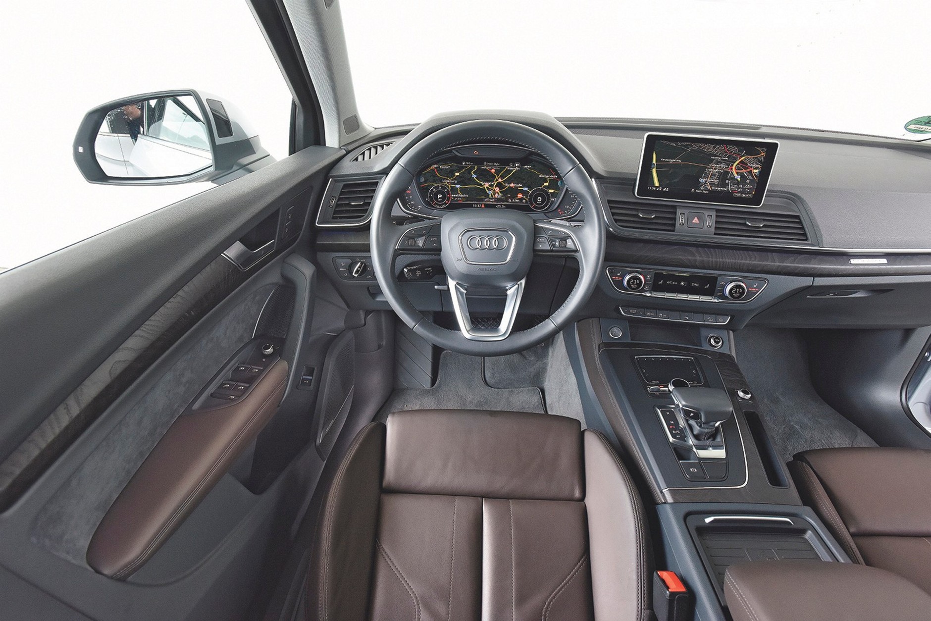 Porównanie na szczycie: nowe Volvo XC60 vs nowe Audi Q5 i Mercedes GLC