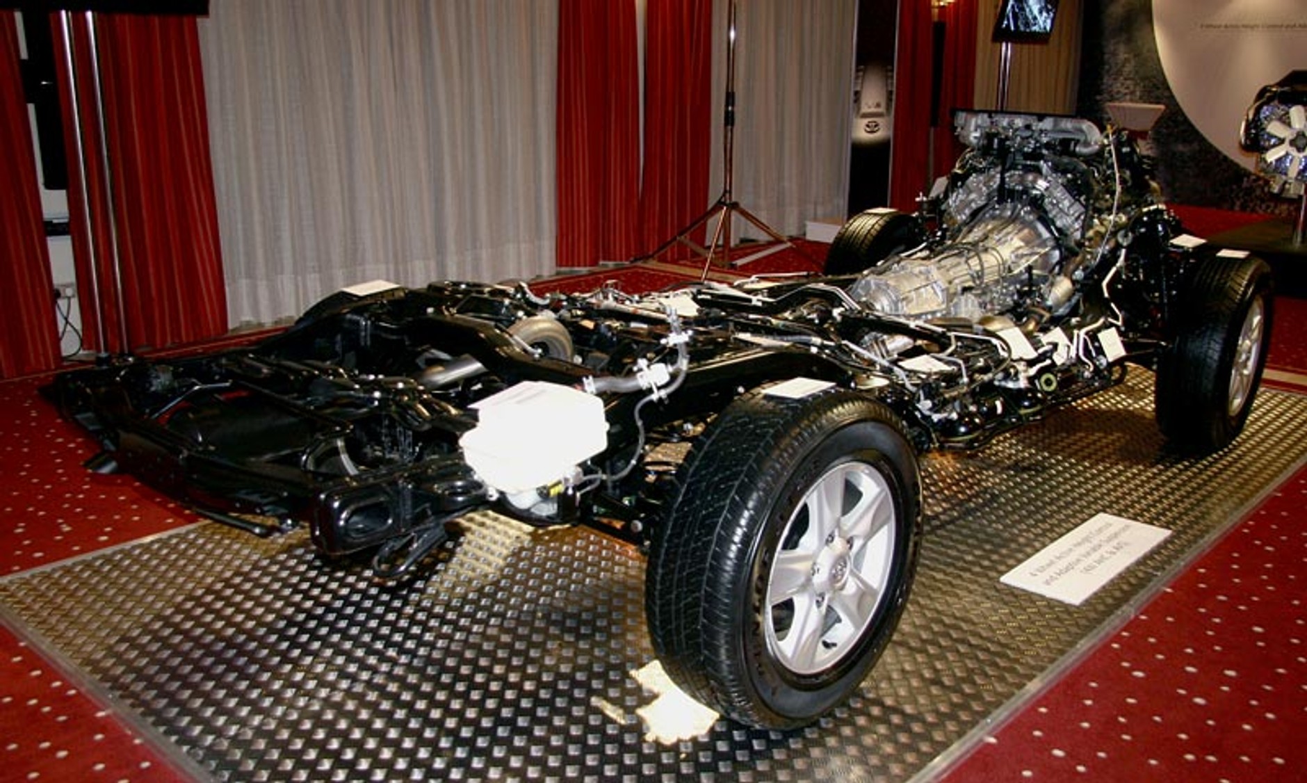 Toyota Land Cruiser V8: pierwsze wrażenia