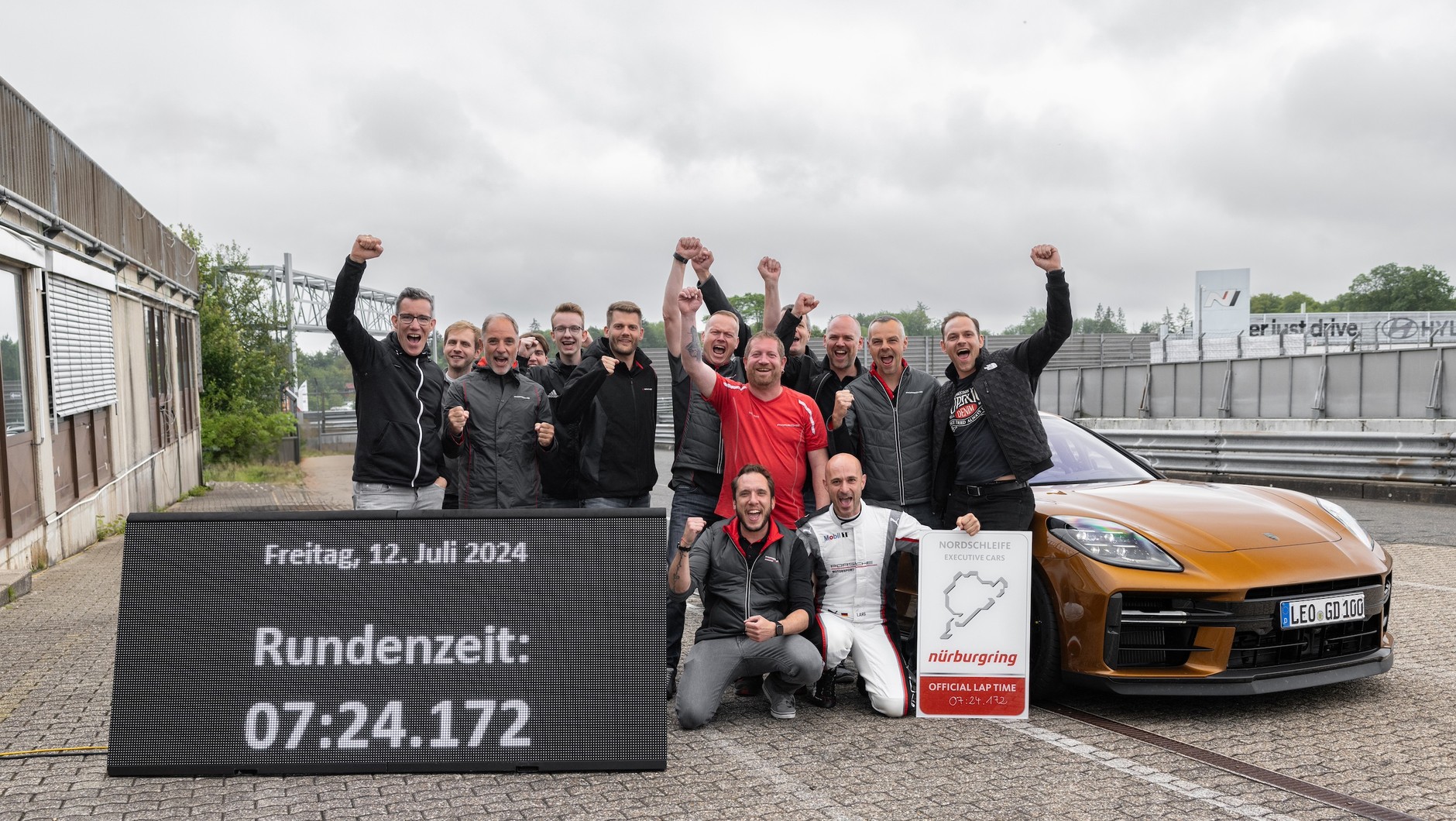 Porsche Panamera na torze Nurburgring