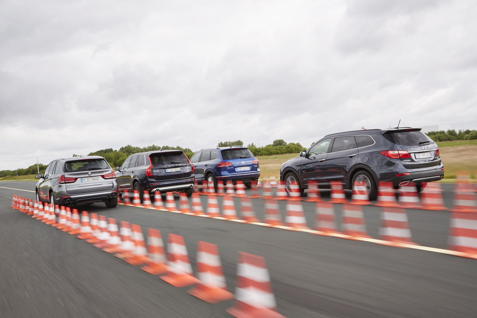 Porównanie: BMW X5 xDrive 25d, Hyundai Santa Fe 2.2 CRDI, Volkswagen Touareg 3.0 TDI V6, Volvo XC90 D5 AWD