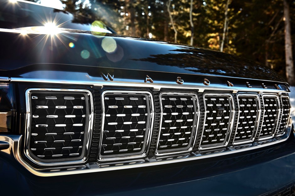 Jeep Grand Wagoneer 3
