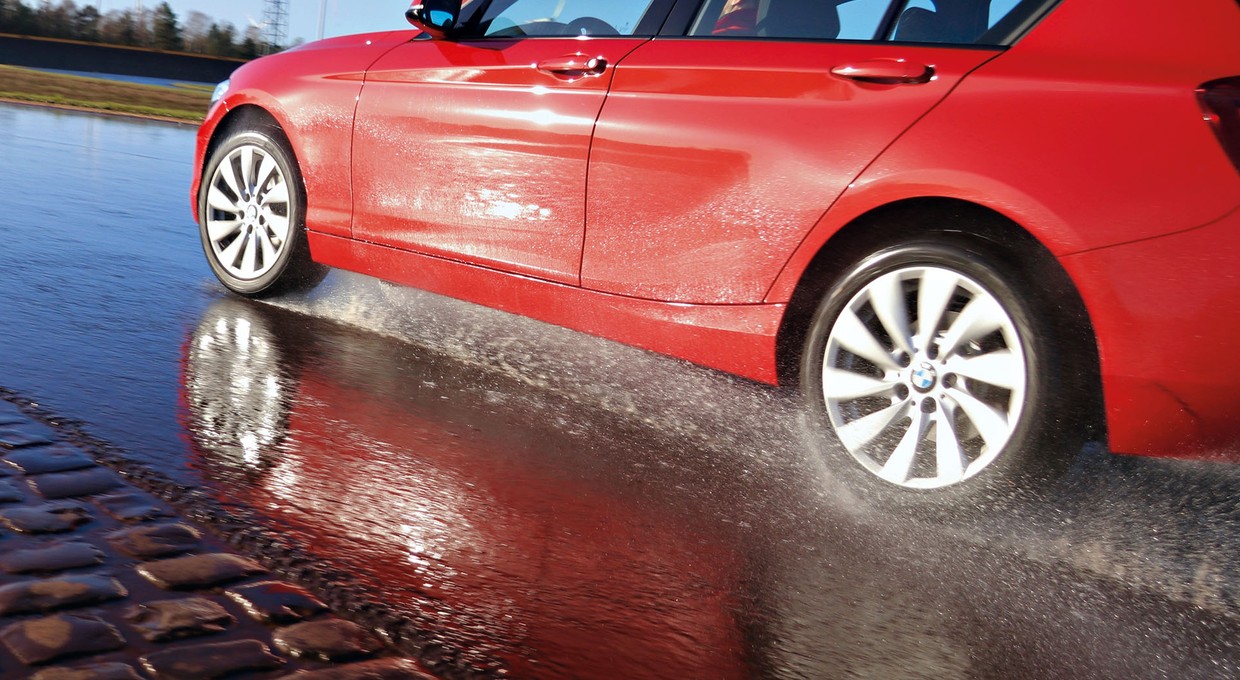 Przetestowaliśmy 35 modeli opon całorocznych. Pięć dostało ocenę wzorową [RANKING]