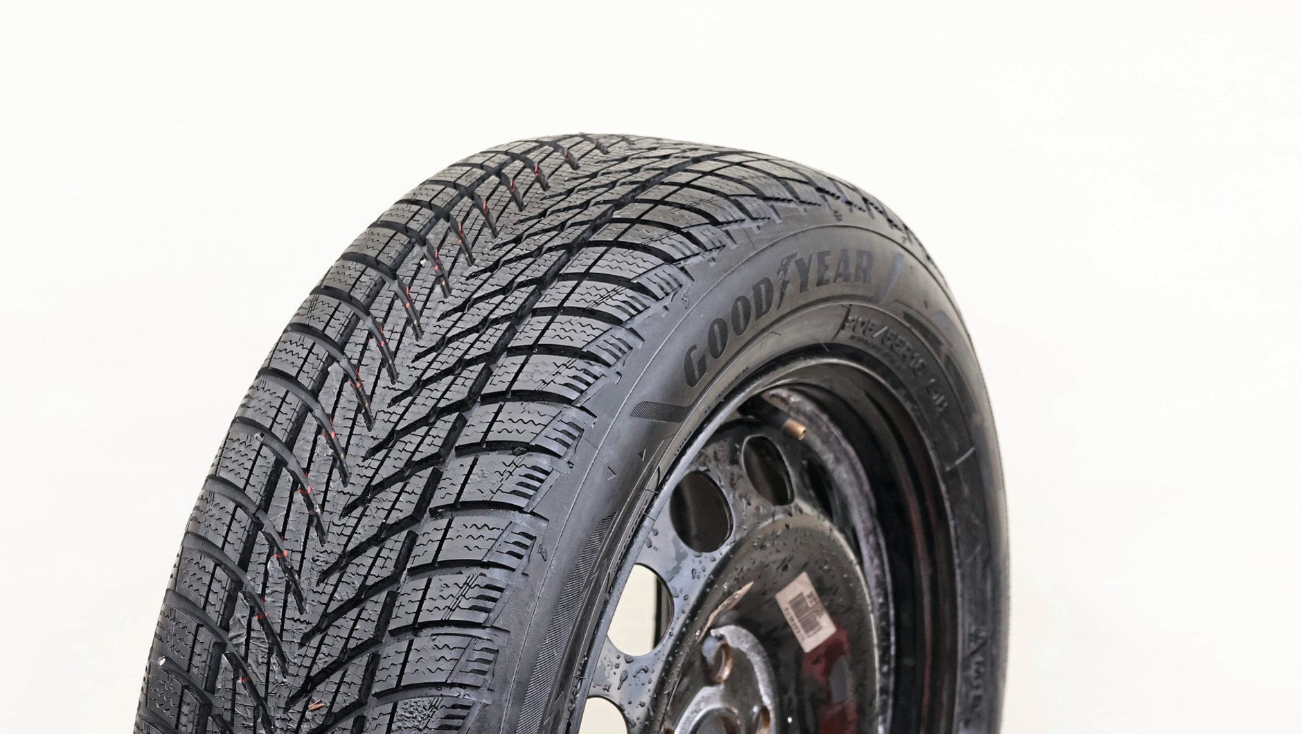 Goodyear UltraGrip Performance 3