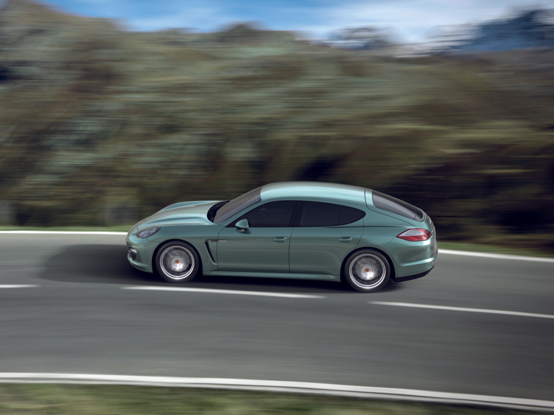 Nadjeżdża ekonomiczne Porsche Panamera Diesel