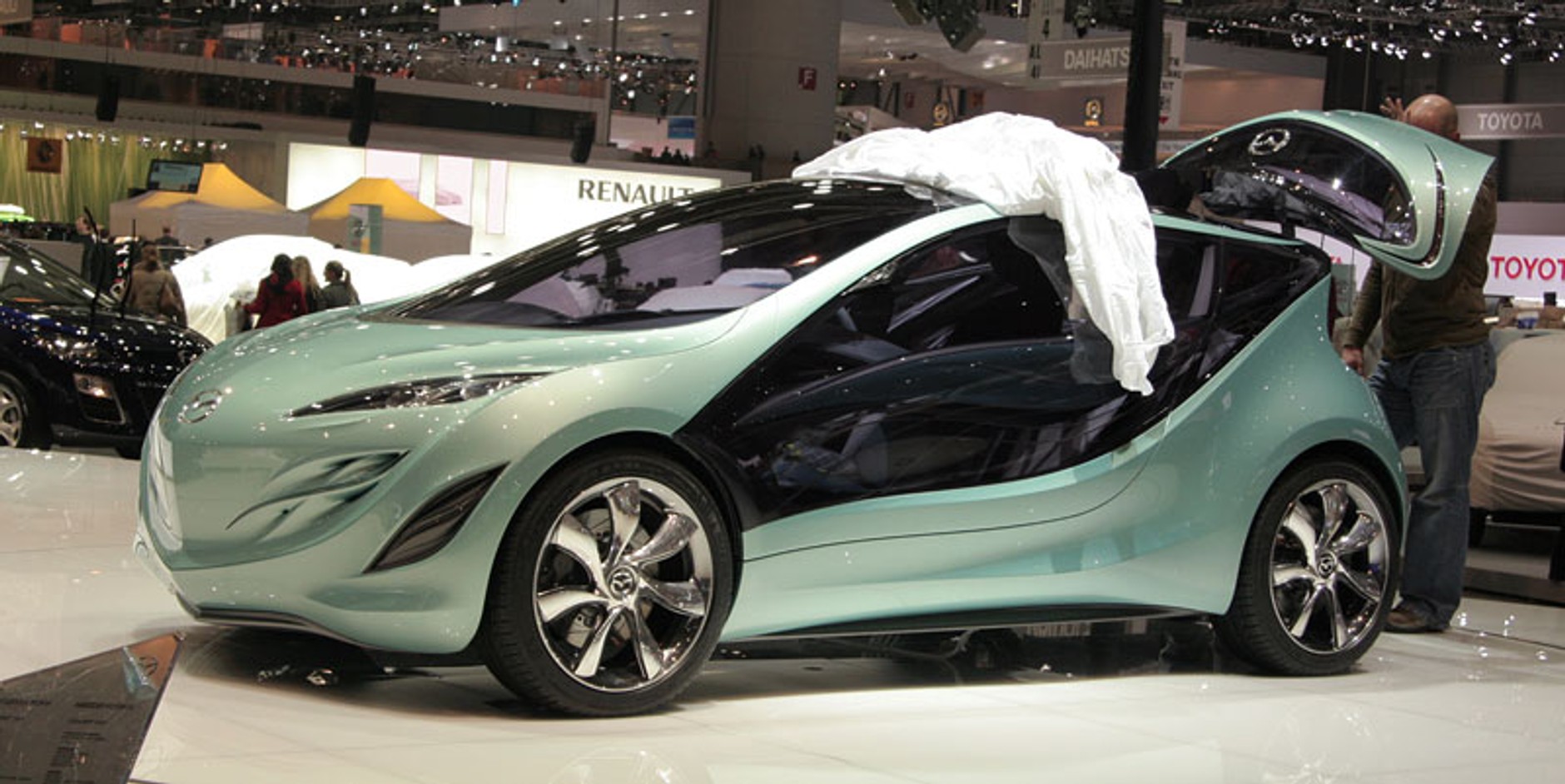 Genewa 2009: pierwsze wrażenia (fotogaleria 1.)