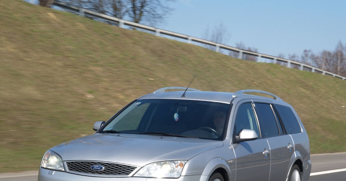 Ford Mondeo ST220: Prorodzinny Grand Tourer