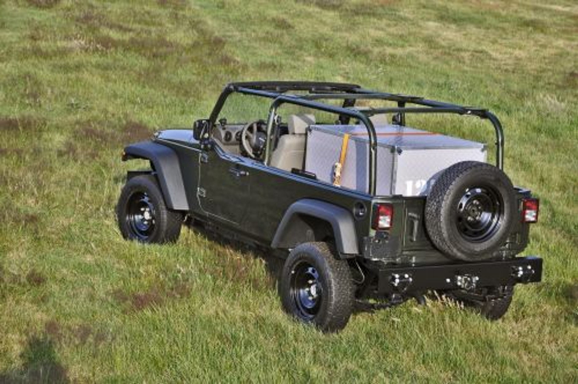 Prezentacja Jeepa J8 na Targach Militarnych w Kielcach