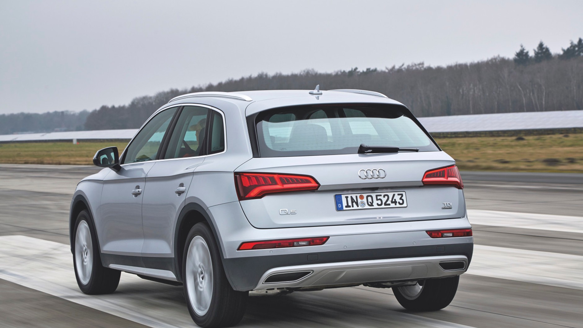 Nowe Audi Q5 kontra BMW X3, Land Rover Discovery Sport i Mercedes GLC