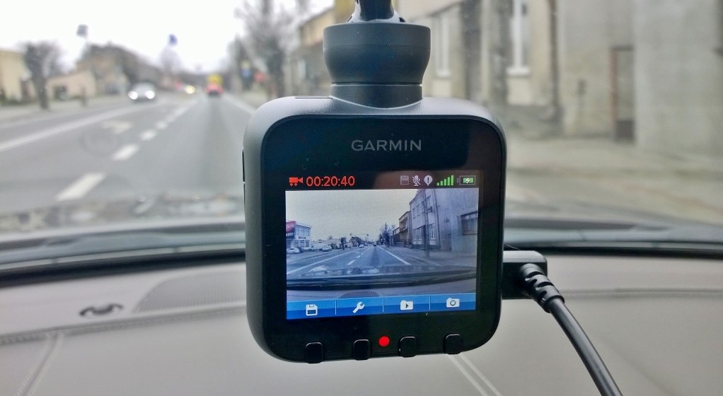 Jak wybrać dobrą kamerę do samochodu?