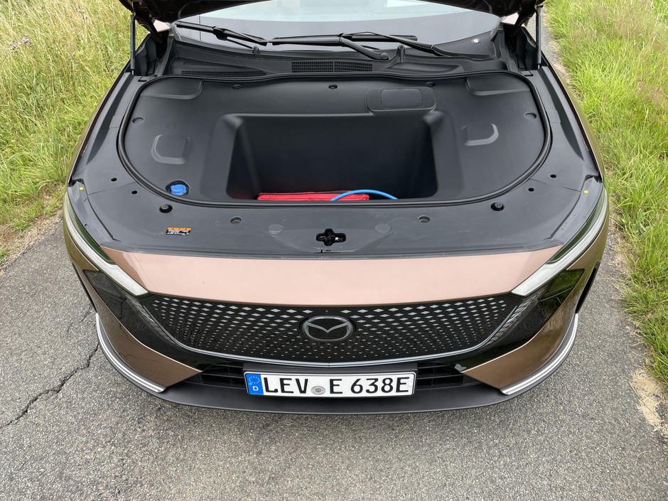Mazda 6e