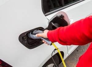 „5 faktów o autach elektrycznych” czyli…
