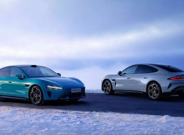 Xiaomi rzuca motoryzacyjne wyzwanie Tesli i Porsche. Elektronika to dla nich za mało