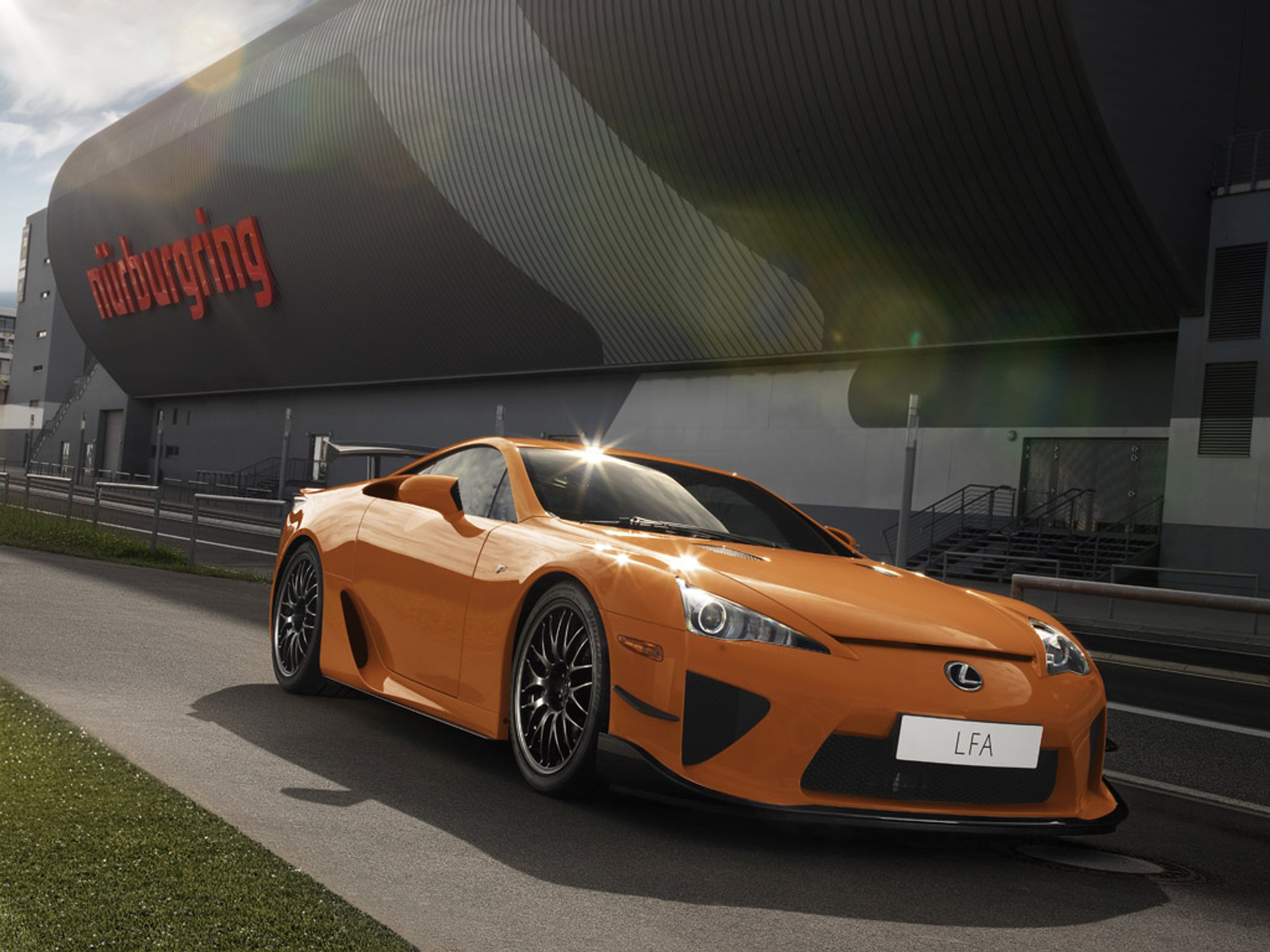 Lexus LFA Nurburgring Package: samochód z piekła rodem