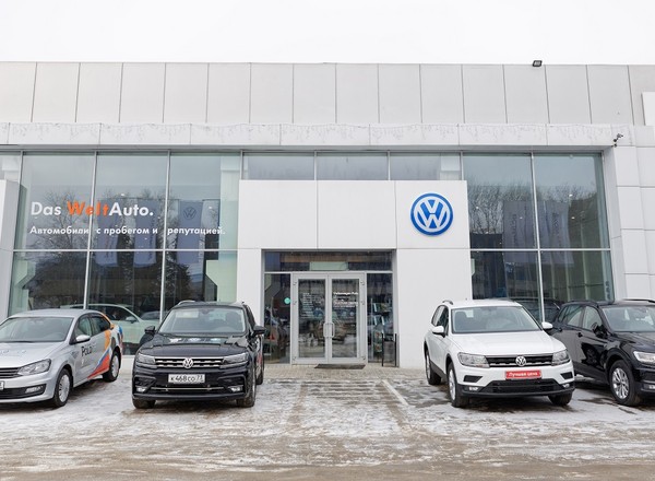 Volkswagen tymczasowo zawiesza dostawy do rosyjskich salonów