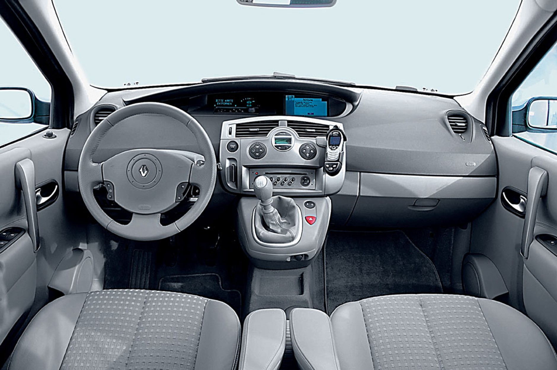 Kompaktowe autobusy tanie, szybkie i oszczędne: Ford C-Max 2.0 TDCi kontra Opel Zafira 2.2 DTI, Renault Scenic 1.9 dCi i VW Touran 2.0 TDI