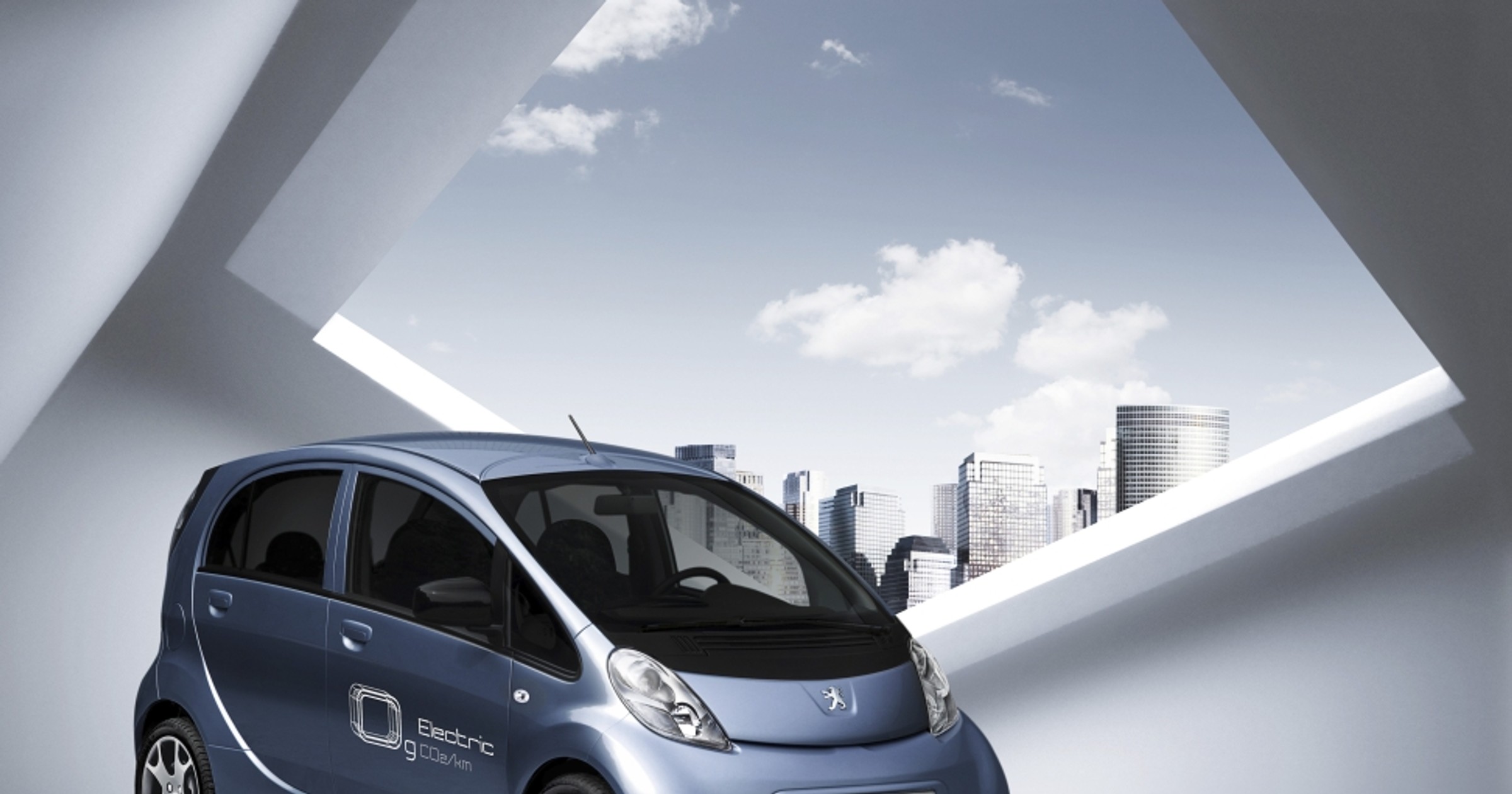 Peugeot iOn - Elektryczny mieszczuch wchodzi do sprzedaży