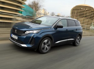 Peugeot 5008 po liftingu to nadal SUV z cechami vana