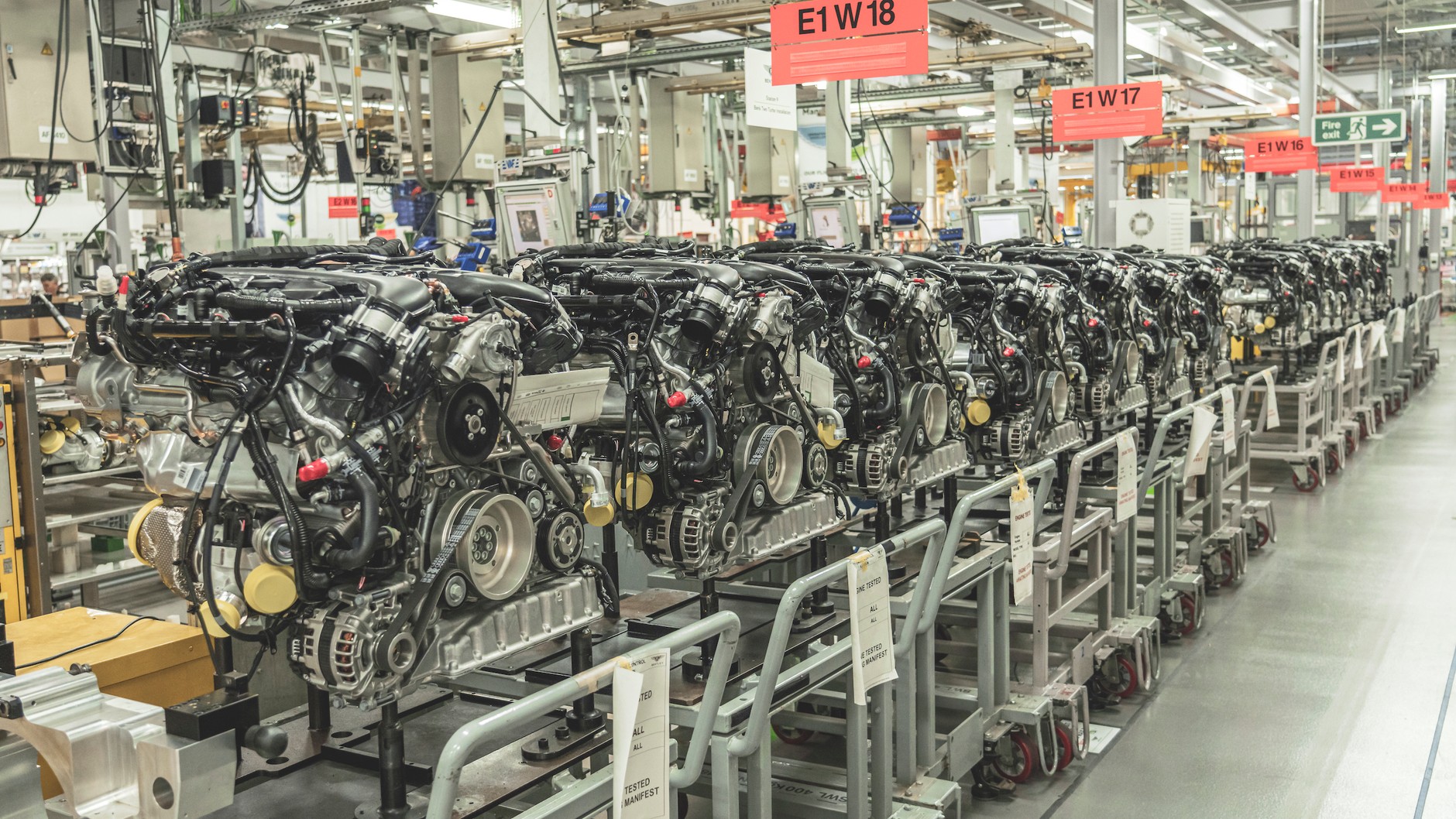 Fabryka Bentleya w Crewe – budowa silnika W12