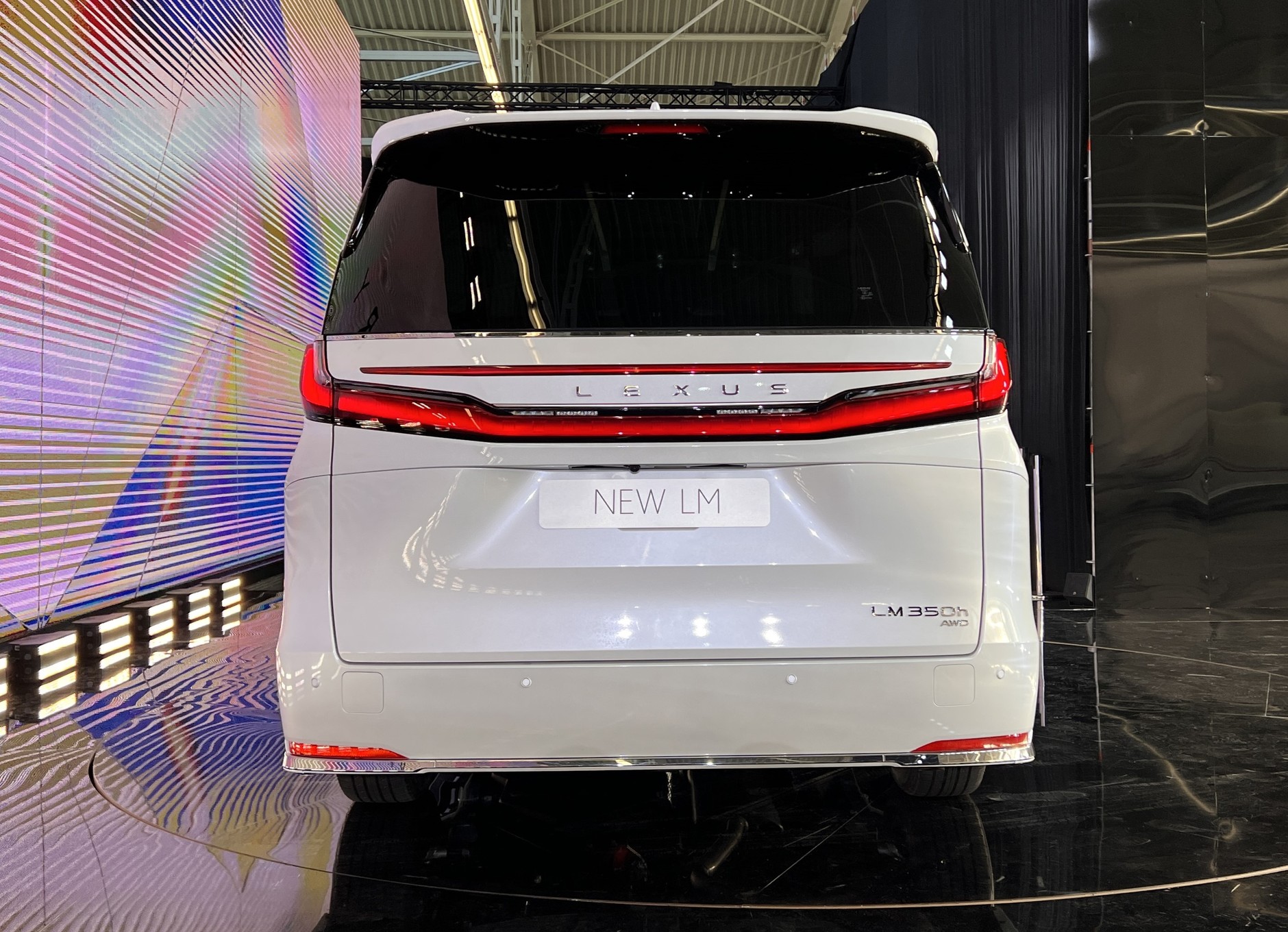 Lexus LM (druga generacja; od 2023 r.)
