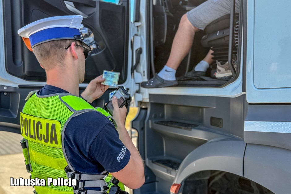 Tak teraz policjanci łapią kierowców. Drony wzbiły się nad S3