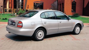 Daewoo Leganza, czyli luksus z lat 90. - z archiwum Auto Świata