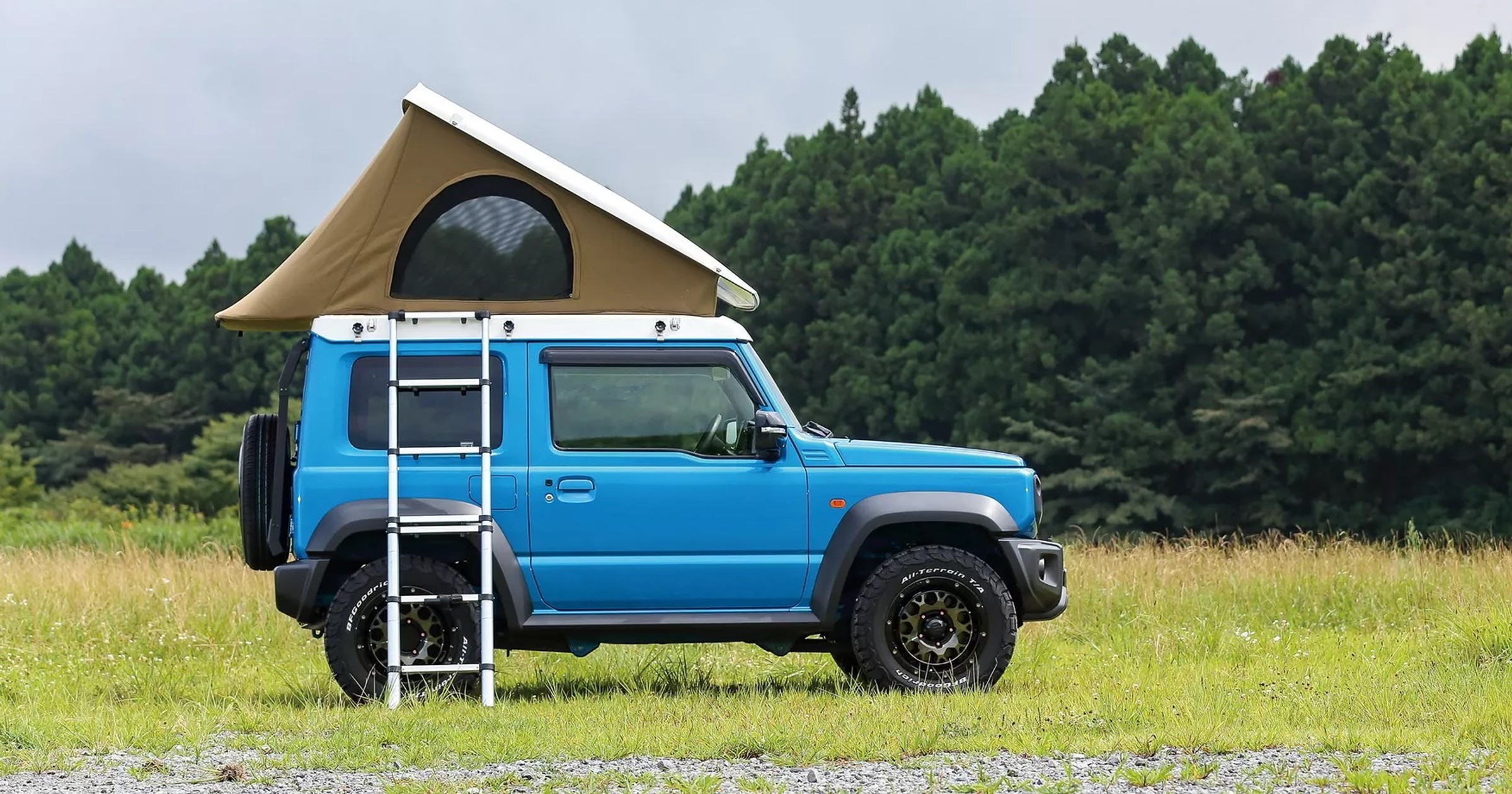 Suzuki Jimny z namiotem dachowym Kamado Canotier J3