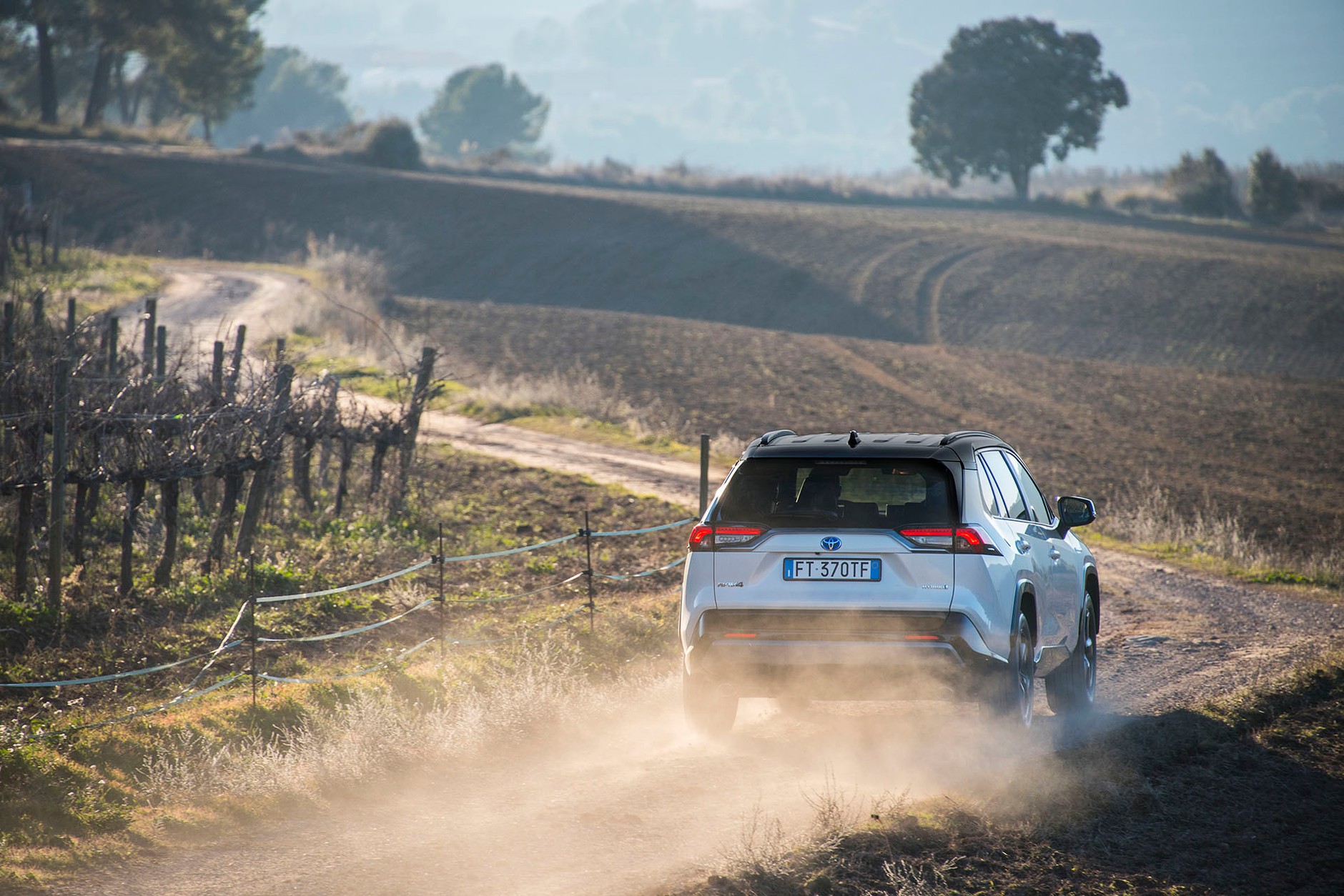 Nowa Toyota RAV4 - jak jeździ wersja hybrydowa?