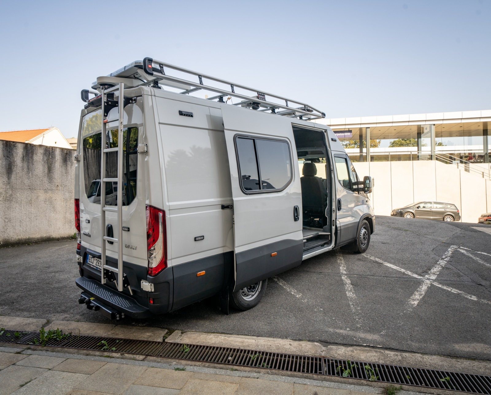 "Dostawczy" nieoznakowany radiowóz czeskiej policji