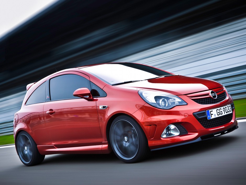 Wyjątkowy Vauxhall/Opel Corsa przyłapany na Nürburgringu