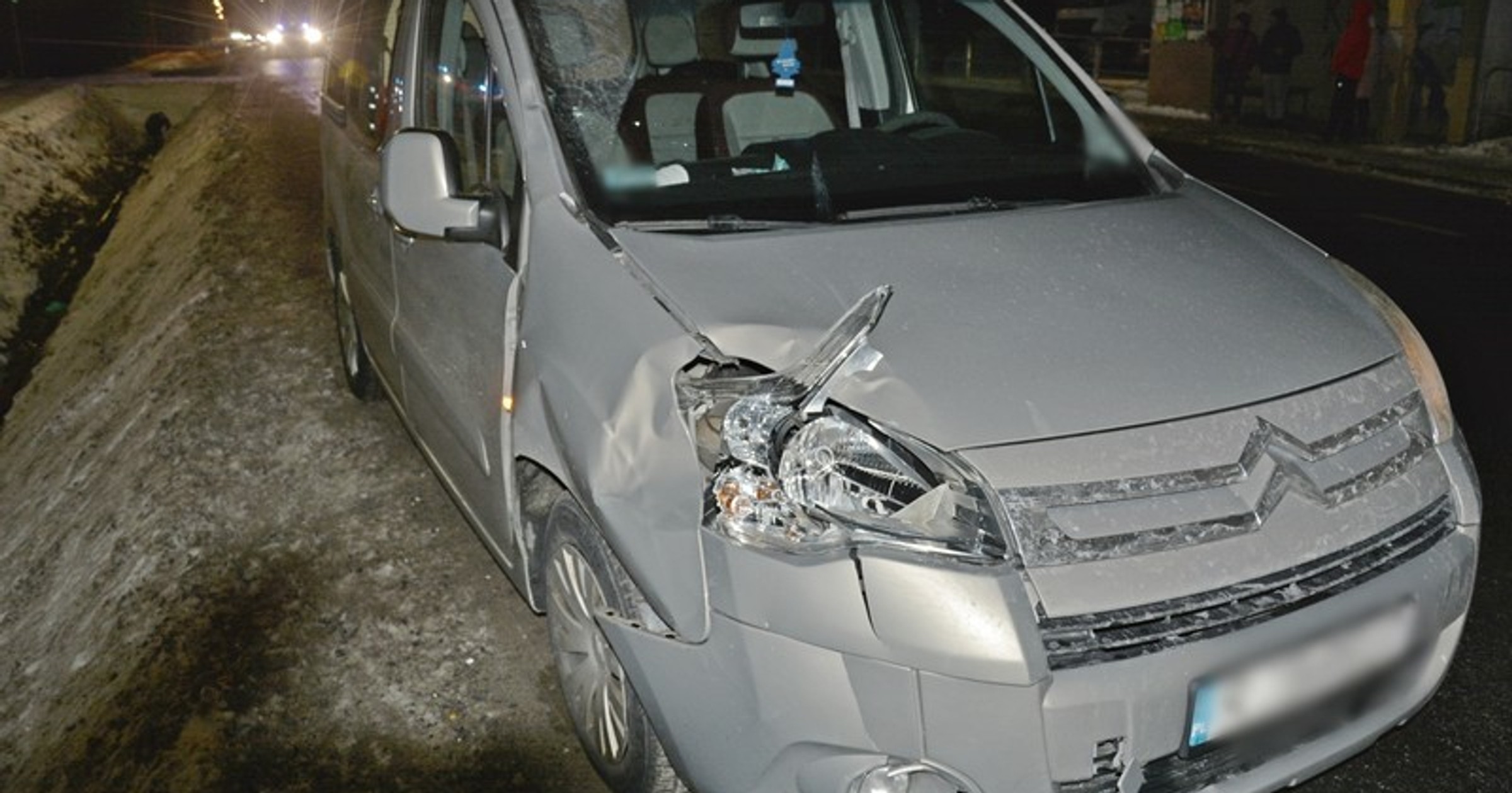 Tragiczny wypadek w Iwoniczu. Kierujący citroenem potrącił przechodzącą przez jezdnię kobietę