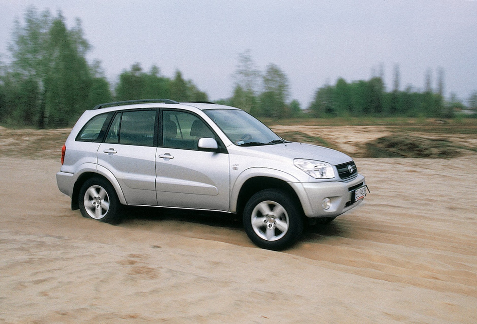 Honda CR-V kontra Nissan X-Trail i Toyota RAV4: pojedynek na szczycie