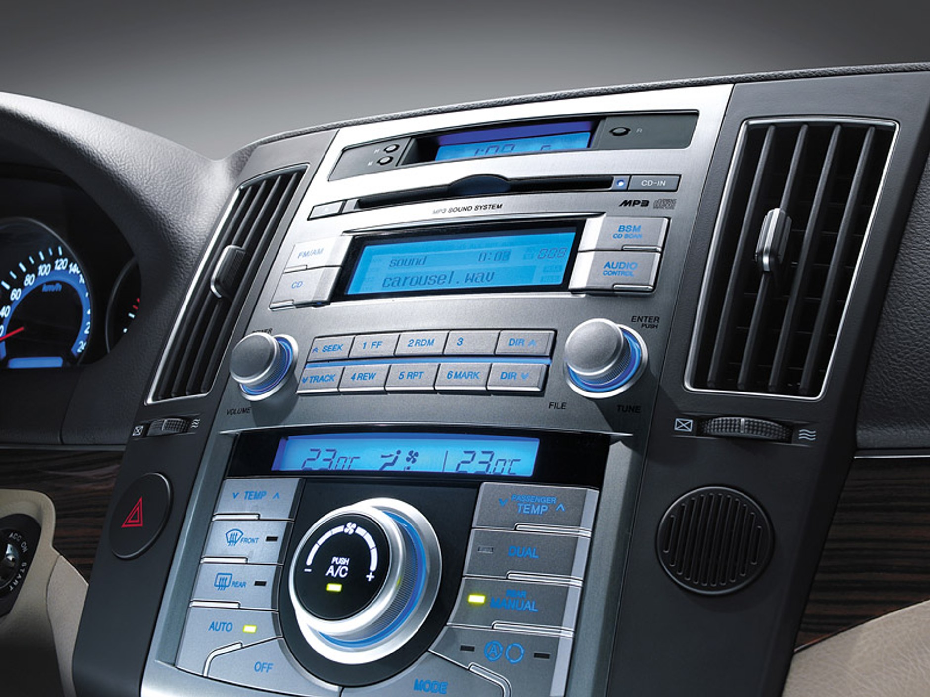 Paryż 2008: hybrydowy Hyundai Santa Fe i duży SUV iX55