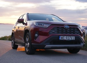 Nowa Toyota RAV4 2.5 Hybrid – cudownie oszczędna o ile wiesz jak jechać – test długodystansowy