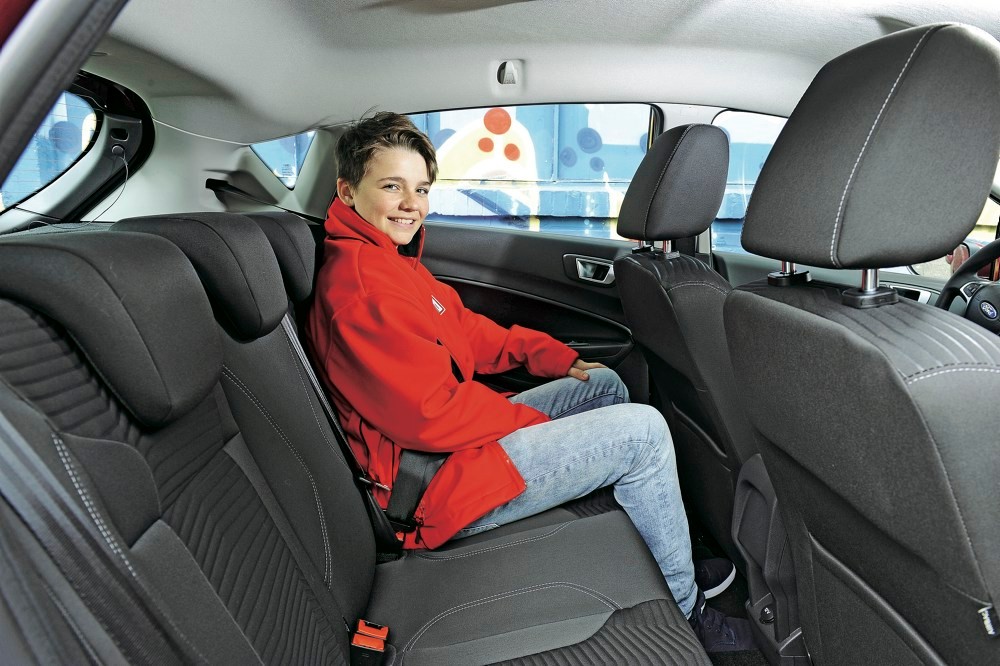 Ford Fiesta, tylna kanapa