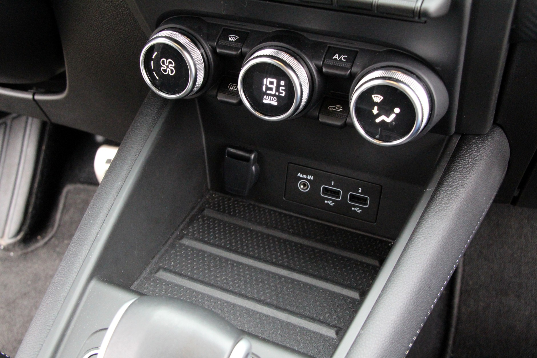 Renault Captur E-Tech full hybrid E-Tech engineered