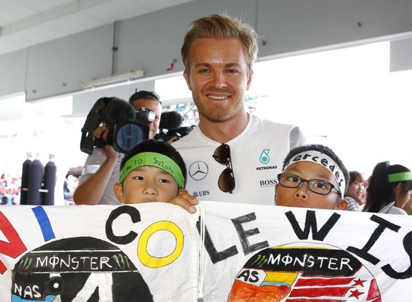 Grand Prix Abu Dhabi: wygrał Hamilton, ale Rosberg mistrzem