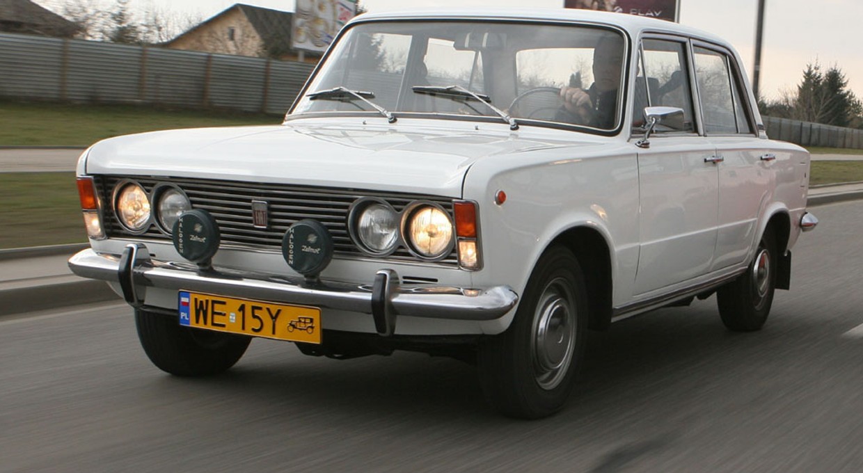 Żółte tablice rejestracyjne trudniejsze do zdobycia. Mazowiecki konserwator zmienił kryteria