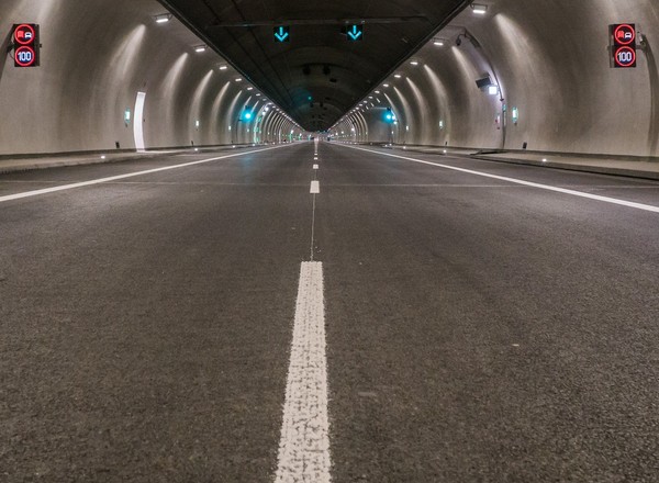 Rekordzista jechał 201 km/h w tunelu zakopianki