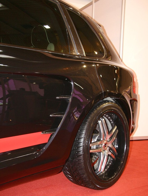 Essen Motor Show 2007 - Latające maszyny i piękne modelki (fotogaleria 2)